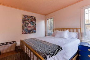 Cheerful 4 Bedroom with Guesthouse